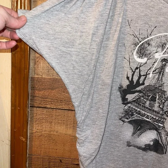 🔥 SOLD🔥Julie's Closet Paris top - Picture 4 of 4